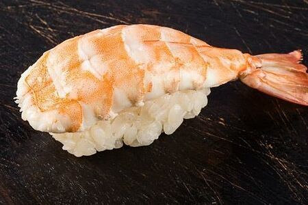 Суши с креветкой