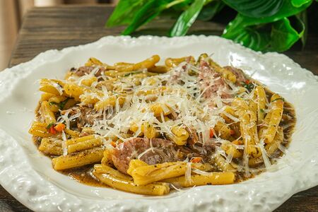 Паста Казаречче с уткой и трюфельным соусом