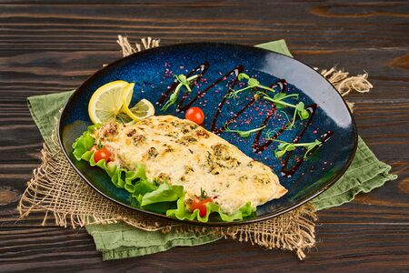 Горбуша под соусом блю чиз