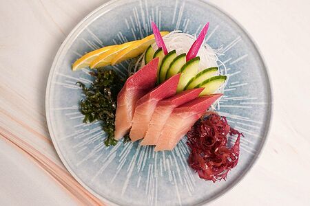 Сашими с Лакедрой желтохвостой