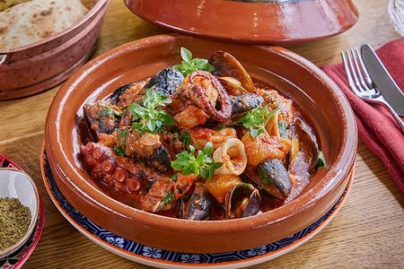 Тажин с морепродуктами на двоих