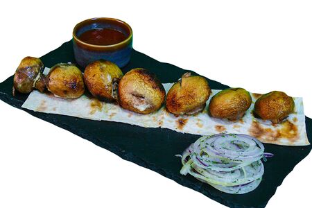 Целые шампиньоны в белом соусе