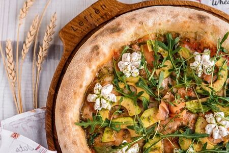 Пицца Лосось и авокадо