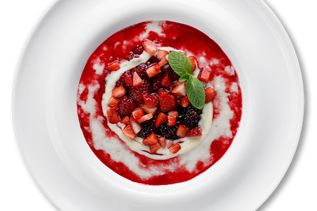 Овсяная каша с ягодами