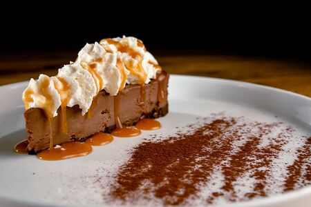 Чизкейк Шоколадный со взбитыми сливками