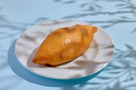 Пирожок с капустой