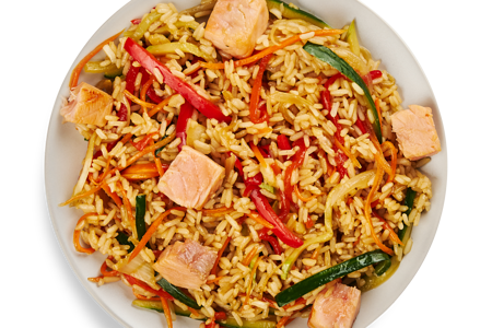 Рис по-тайски с лососем и овощами