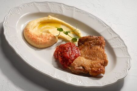 Хрустящий цыпленок с картофельным пюре