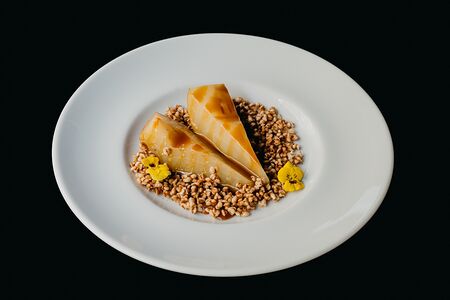 Груша в карамели