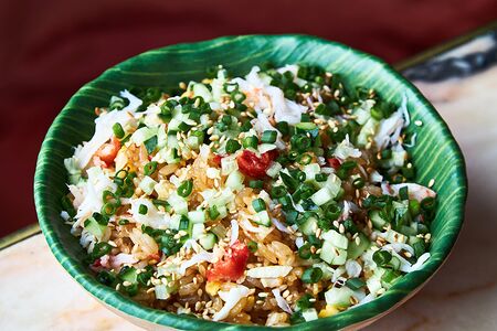 Жареный рис с крабом