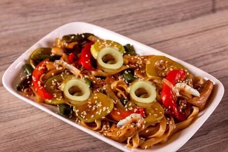 Вок-лапша с морепродуктами