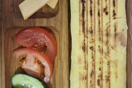 Шаурма в сырном лаваше с сыром