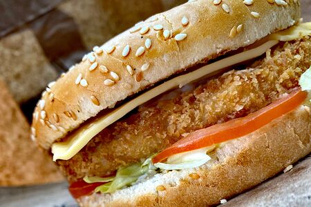 Роял чикенбургер Цезарь