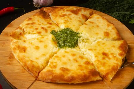 Хачапури со шпинатом и сыром сулугуни