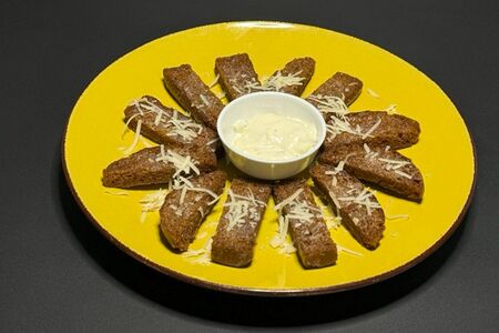 Гренки чесночные