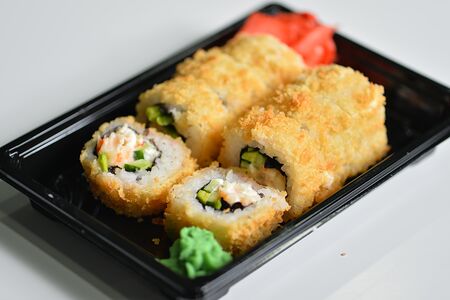 Горячий ролл с креветкой