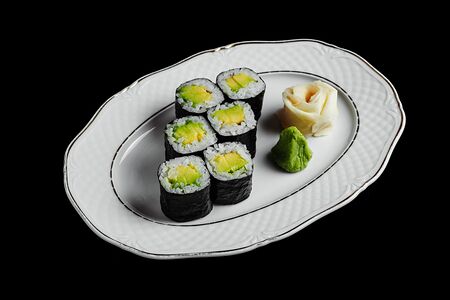 Ролл с авокадо