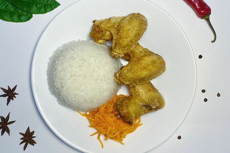 Ком Кань Га - Рис с куриными крылышками 