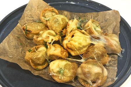 Пельмени жареные с сыром