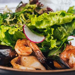 Салат с морепродуктами