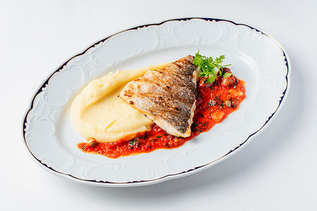 Филе дорадо на гриле с картофельным пюре