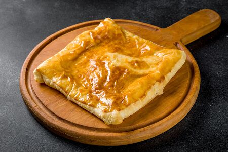 Хачапури Пеновани из слоеного теста