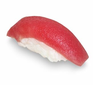 Суши с тунцом