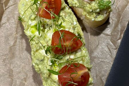 Авокадо тост с гуакамоле