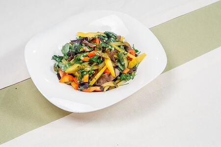 Салат летний мясной