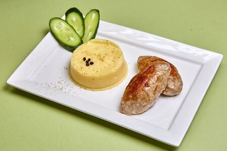 Котлетки из курицы с картофельным пюре