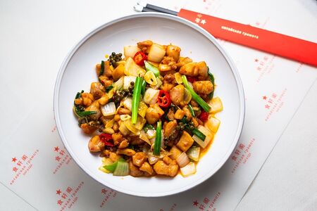 Жареный цыпленок с сычуаньским перцем