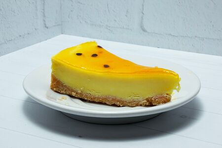 Чизкейк Манго-маракуйя