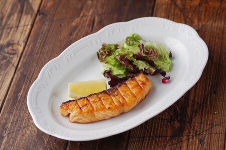 Стейк из лосося