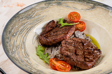 Медальоны из говядины