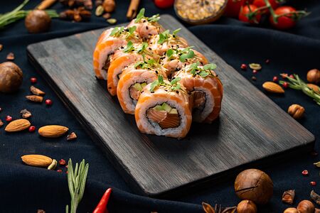 Авторский ролл Тройной лосось