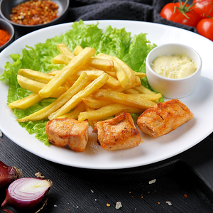 Комбо Шашлычок из курицы с фри и соусом