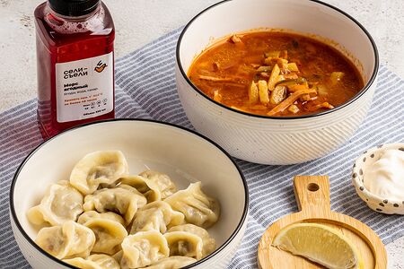 Пельмени домашние, сметана, солянка и морс ягодный