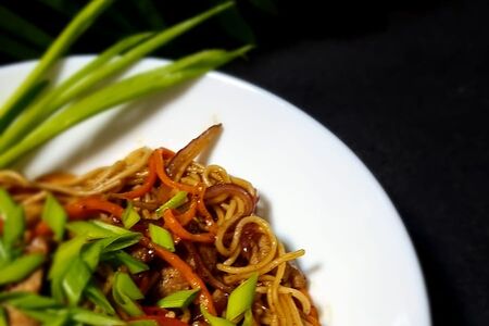 Вок со свининой в остро-сладком соусе от шефа