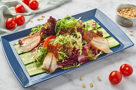 Салат с угрем