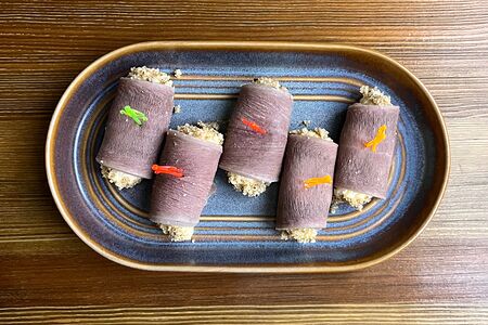 Рулетики из говяжьего языка