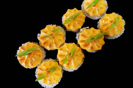 Ролл запеченный с курицей острый