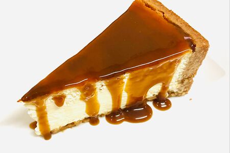 Чизкейк с карамельным соусом