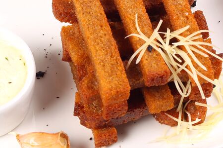 Гренки чесночные