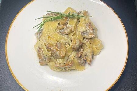 Фетучини с шампиньонами