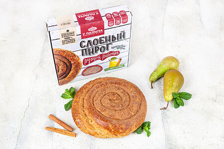 Слоеный пирог с грушей и корицей