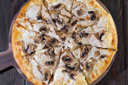Итальянская пицца Курица с грибами