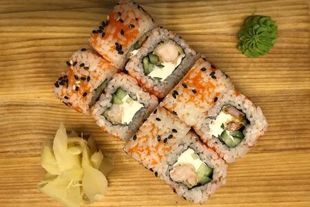 Ролл с креветкой темпура