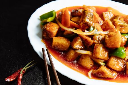 Палтус в кисло-сладком соусе