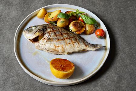 Дорада на гриле