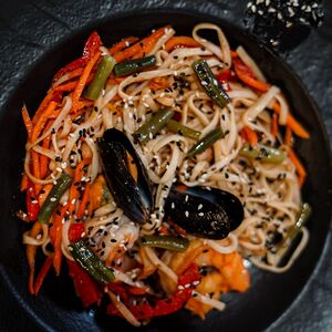 Вок с морепродуктами